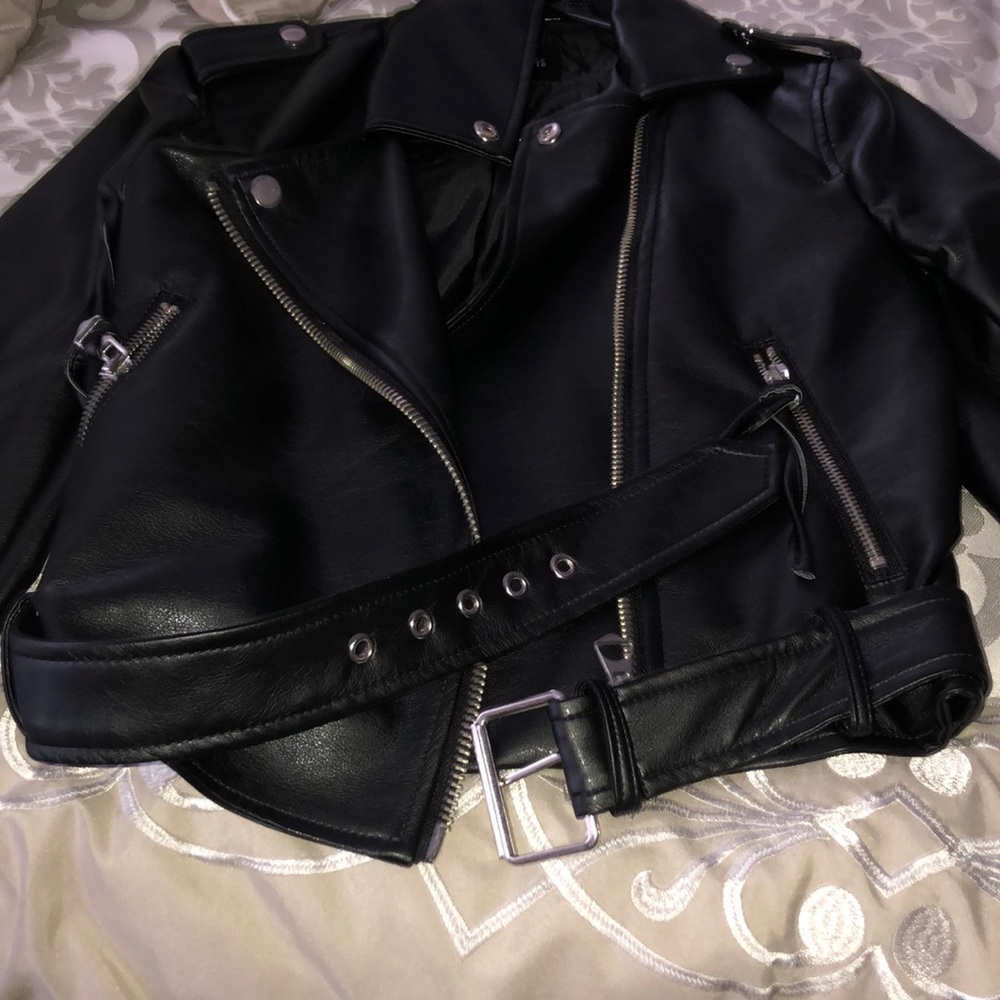 Leather jacket - Picture 2 of 4